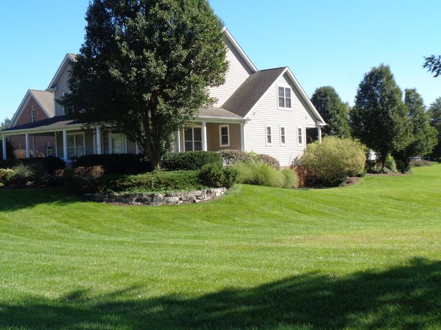 1915 W Cobblestone Lane, Mchenry, IL 60051