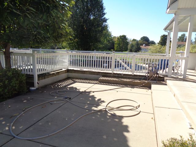 1915 W Cobblestone Lane, Mchenry, IL 60051