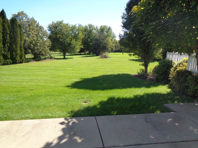 1915 W Cobblestone Lane, Mchenry, IL 60051