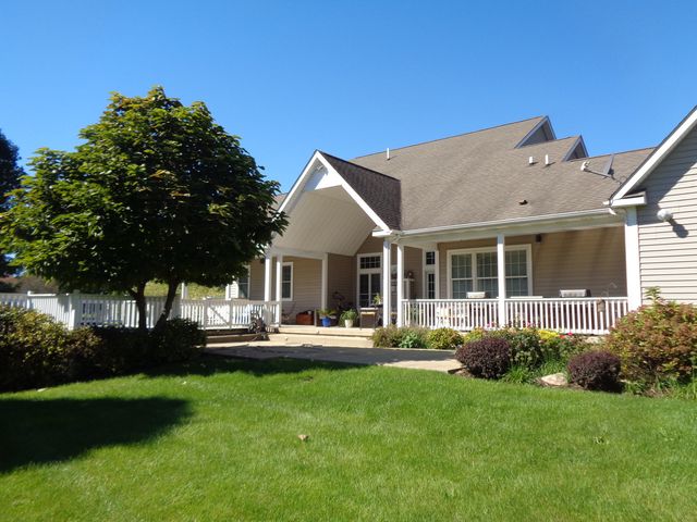 1915 W Cobblestone Lane, Mchenry, IL 60051