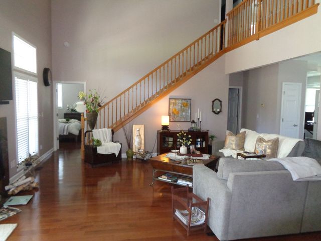1915 W Cobblestone Lane, Mchenry, IL 60051