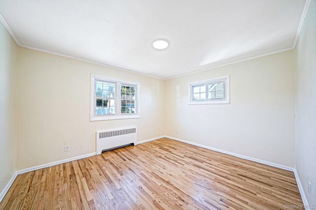 1025 N Greene Avenue, Lindenhurst, NY 11757
