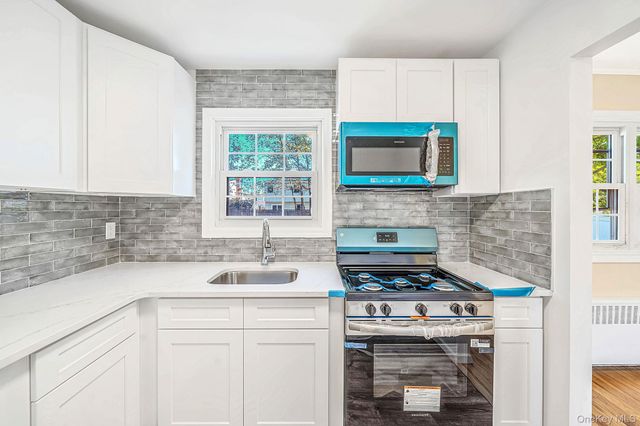 1025 N Greene Avenue, Lindenhurst, NY 11757