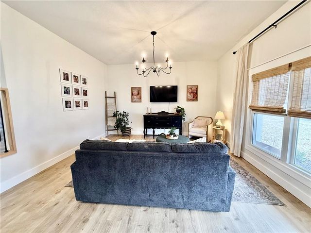 619 Katy Drive, Maryville, MO 64468