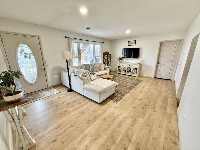 619 Katy Drive, Maryville, MO 64468