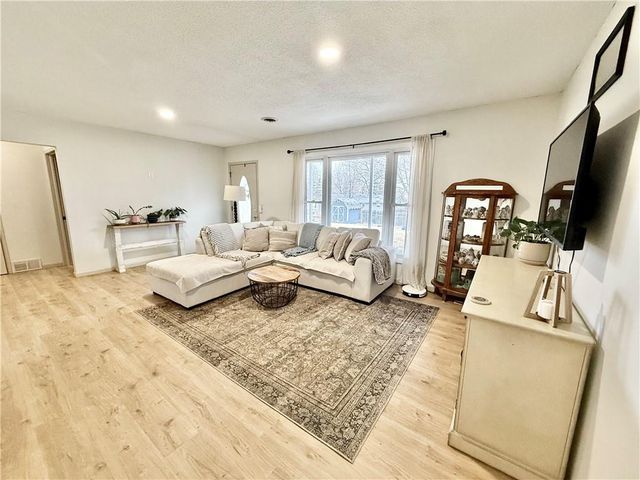 619 Katy Drive, Maryville, MO 64468