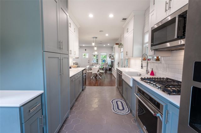 927 Highland Street, Houston, TX 77009
