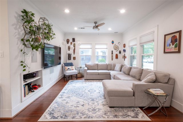 927 Highland Street, Houston, TX 77009