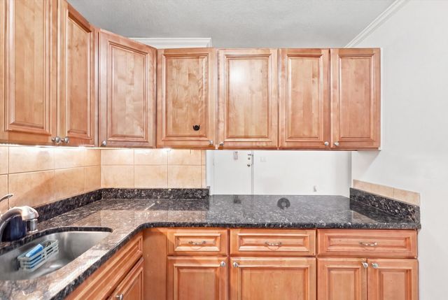 237 N Main St 5, Andover, MA 01810