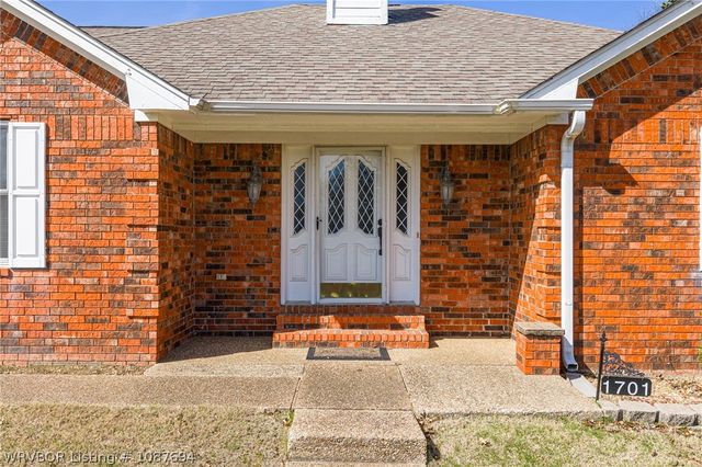 1701 Broken Hill Drive, Van Buren, AR 72956