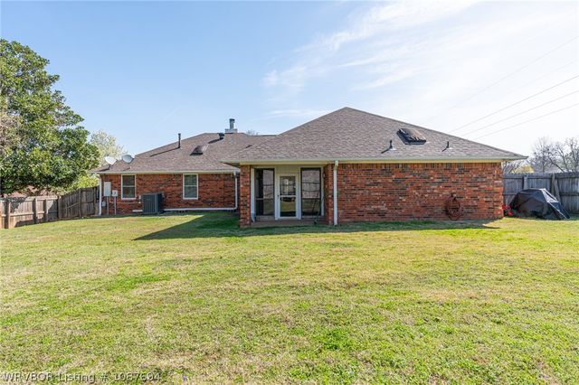 1701 Broken Hill Drive, Van Buren, AR 72956