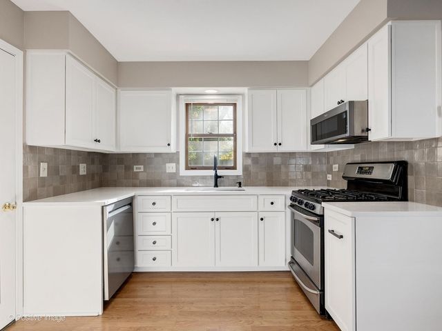 2S751 Grove Lane, Warrenville, IL 60555