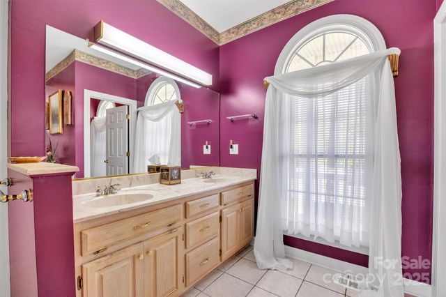 129 Renaissance Place, Statesville, NC 28625