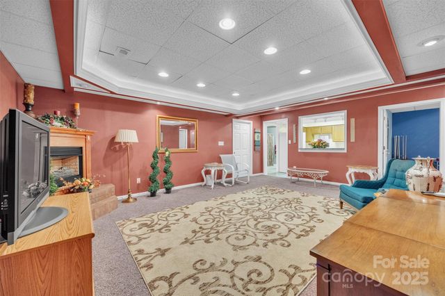 129 Renaissance Place, Statesville, NC 28625