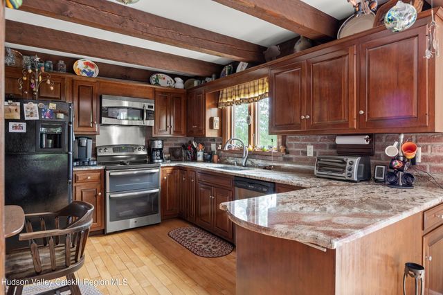 2727 County Route 8, Elizaville, NY 12523