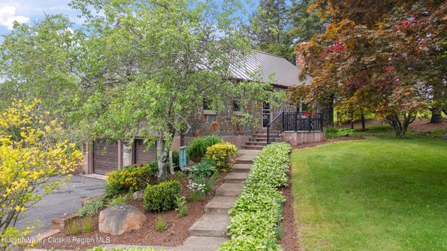 2727 County Route 8, Elizaville, NY 12523