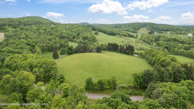 2727 County Route 8, Elizaville, NY 12523