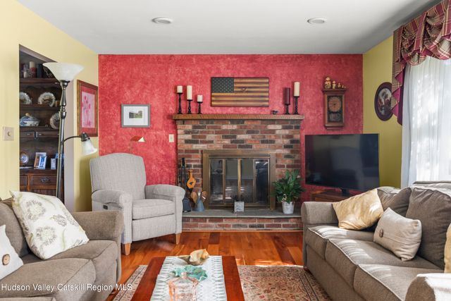 2727 County Route 8, Elizaville, NY 12523