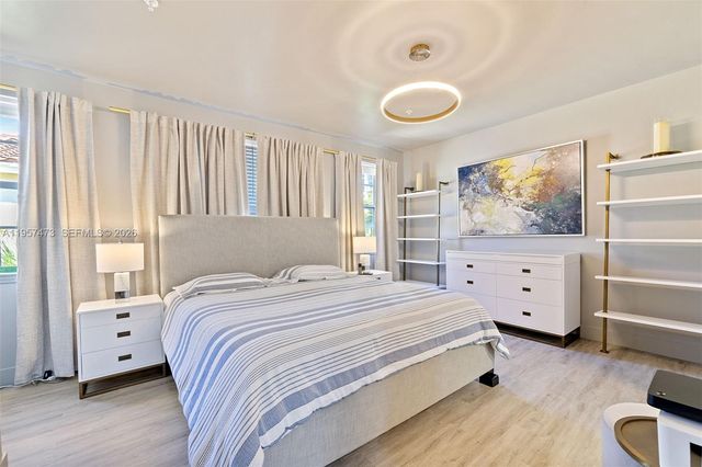 2067 S Ocean Drive TH5, Hallandale Beach, FL 33009
