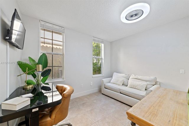 2067 S Ocean Drive TH5, Hallandale Beach, FL 33009
