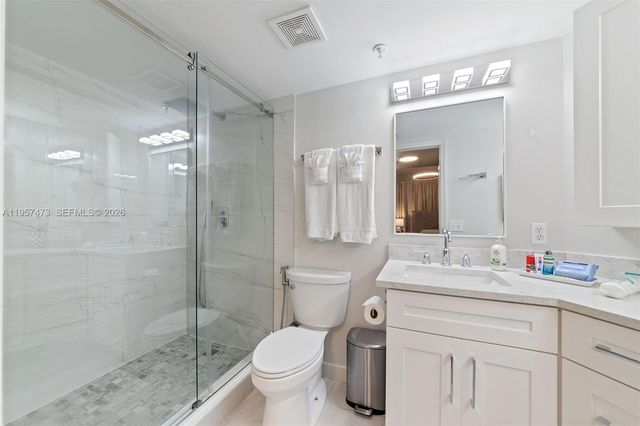 2067 S Ocean Drive TH5, Hallandale Beach, FL 33009