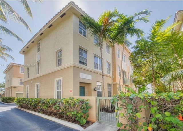 2067 S Ocean Drive TH5, Hallandale Beach, FL 33009