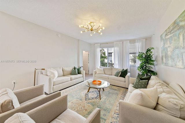 2067 S Ocean Drive TH5, Hallandale Beach, FL 33009