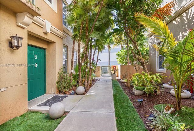 2067 S Ocean Drive TH5, Hallandale Beach, FL 33009