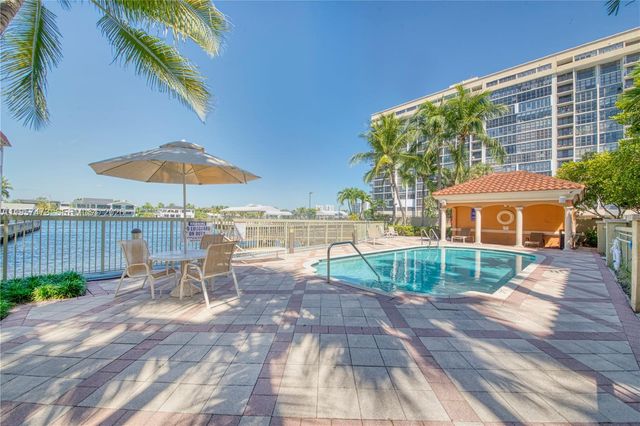 2067 S Ocean Drive TH5, Hallandale Beach, FL 33009