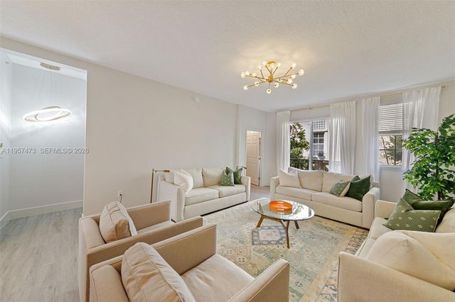 2067 S Ocean Drive TH5, Hallandale Beach, FL 33009