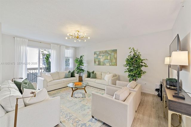 2067 S Ocean Drive TH5, Hallandale Beach, FL 33009