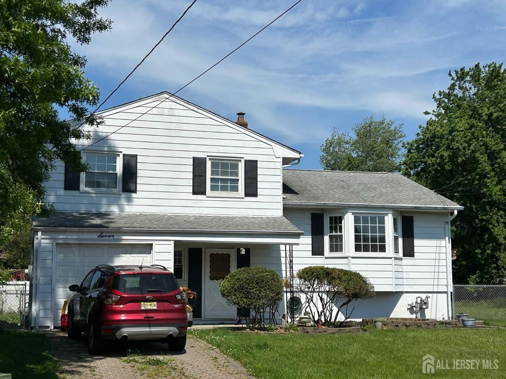 7 Bayberry Court, Edison, NJ 08817