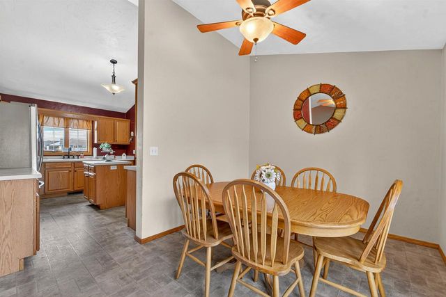 1900 WHITE WOLF LANE, Kaukauna, WI 54130