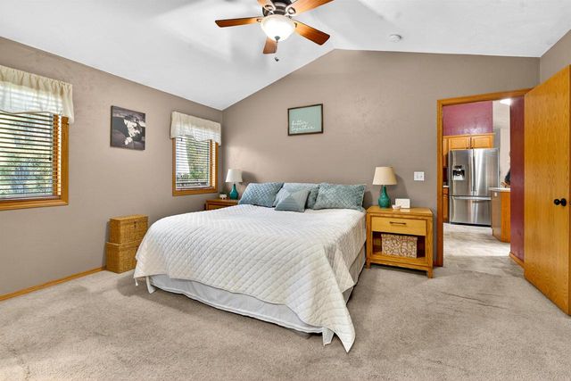 1900 WHITE WOLF LANE, Kaukauna, WI 54130