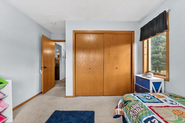 1900 WHITE WOLF LANE, Kaukauna, WI 54130