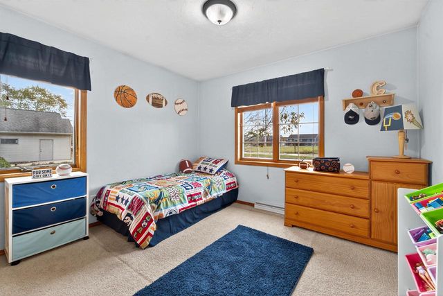 1900 WHITE WOLF LANE, Kaukauna, WI 54130