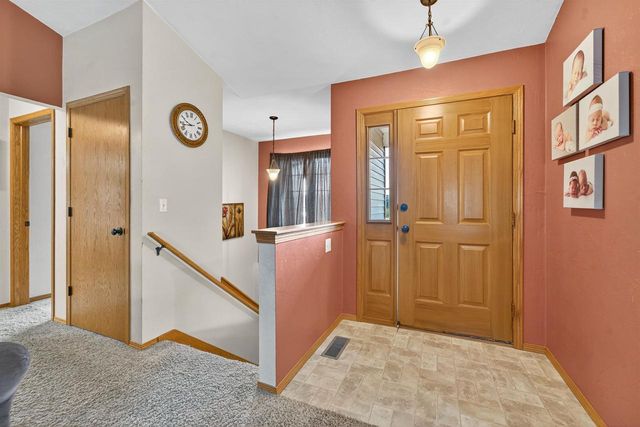 1900 WHITE WOLF LANE, Kaukauna, WI 54130