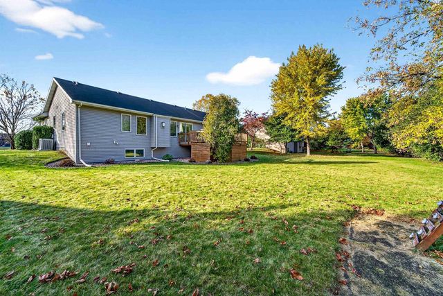 1900 WHITE WOLF LANE, Kaukauna, WI 54130