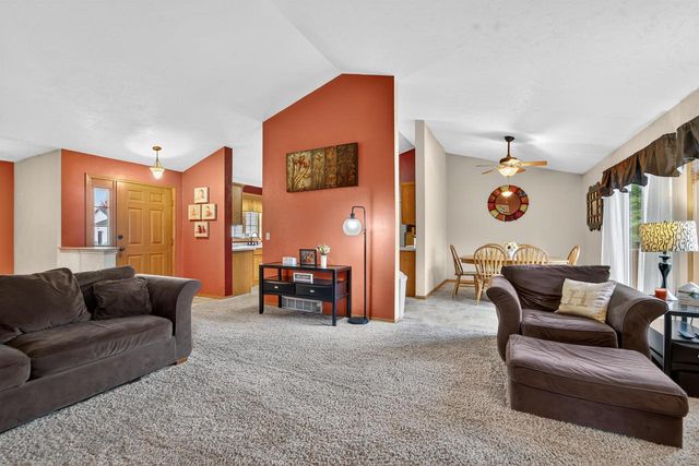 1900 WHITE WOLF LANE, Kaukauna, WI 54130