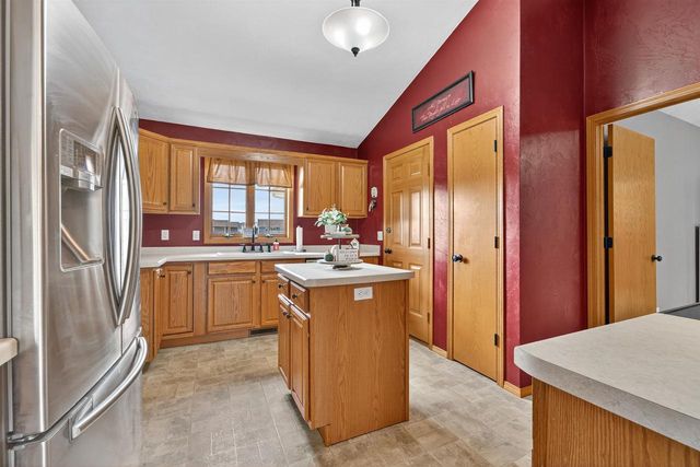 1900 WHITE WOLF LANE, Kaukauna, WI 54130