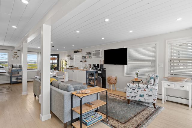 6 Anchor Court, Hampton, NH 03842