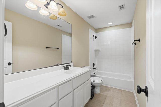 11 Kayak Ridge Drive, The Woodlands, TX 77389