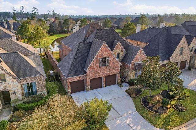 11 Kayak Ridge Drive, The Woodlands, TX 77389