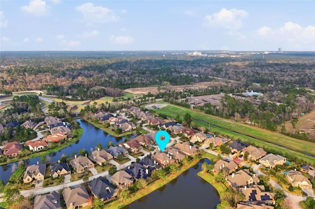 11 Kayak Ridge Drive, The Woodlands, TX 77389