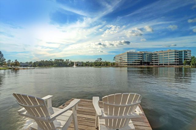 11 Kayak Ridge Drive, The Woodlands, TX 77389