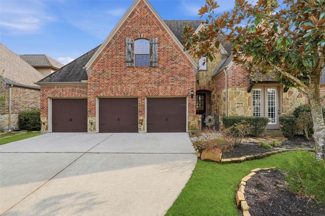 11 Kayak Ridge Drive, The Woodlands, TX 77389