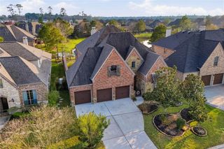 11 Kayak Ridge Drive, The Woodlands, TX 77389