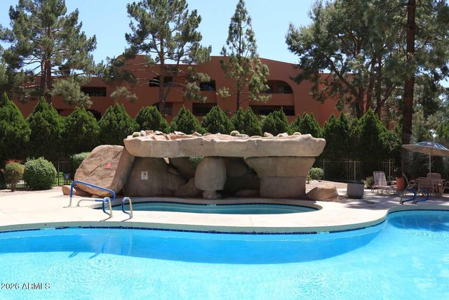 12212 N PARADISE VILLAGE Parkway S 302, Phoenix, AZ 85032