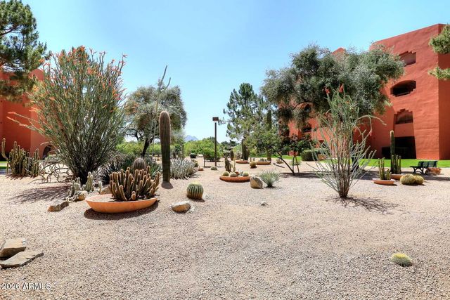 12212 N PARADISE VILLAGE Parkway S 302, Phoenix, AZ 85032