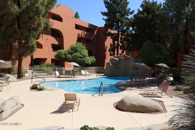 12212 N PARADISE VILLAGE Parkway S 302, Phoenix, AZ 85032